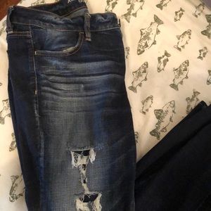 American Eagle distressed jegging jean  size 14